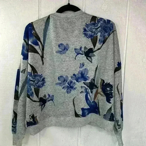 Zyia Active Gray and Blue Women's Cropped Floral Sweater/Sweatshirt Size Medium - Picture 5 of 7